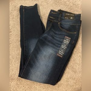 NWT Encore Jeans Size 7 Mid Rise Skinny Jeans